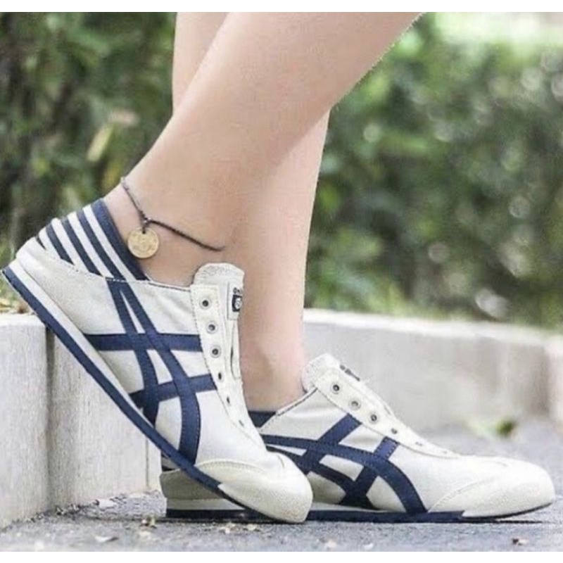 ONITSUKA SLIP ON SALUR NAVY