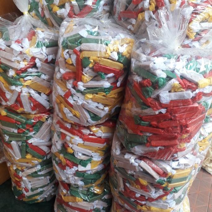 

BAYAR DITEMPAT (1 kg) PERMEN TAPE / SUWAR SUWIR / CEMILAN MANIS TRADISIONAL /PERMEN LUNAK/PERMEN VIRAL/PERMEN MILO/PERMEN YUPI/PERMEN JADUL/PERMEN KARET