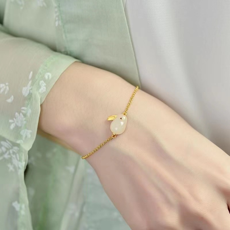 T Gelang Tangan Retro Elegan Gaya Cina Aksen Batu Giok Motif Kelinci Untuk Wanita