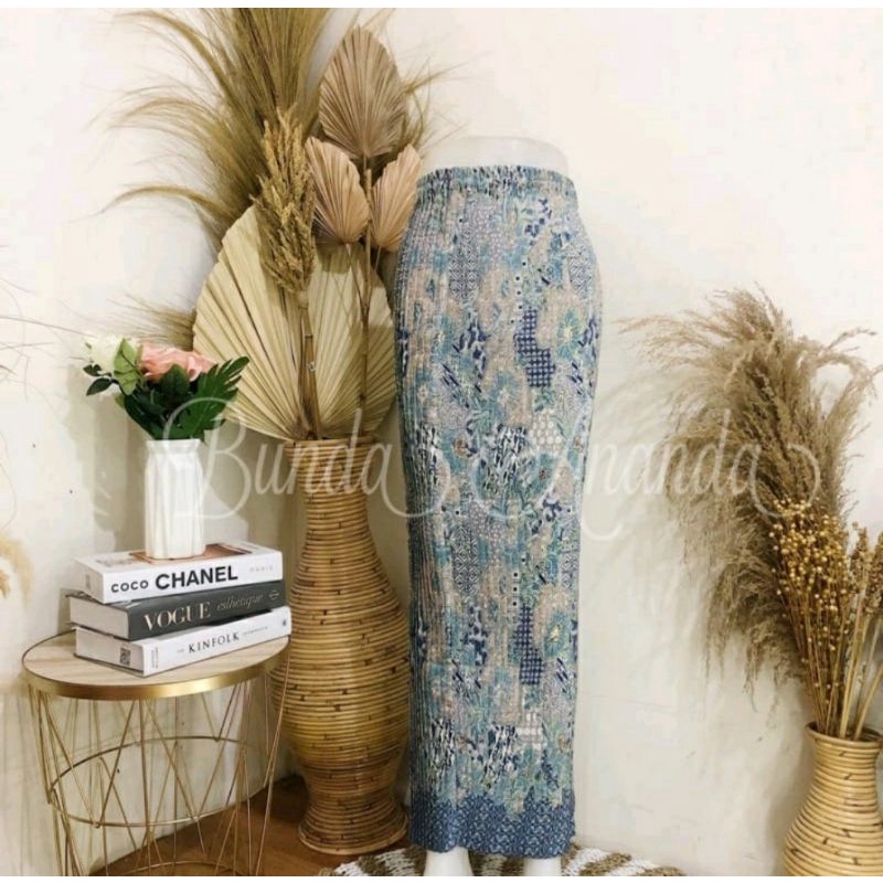 Rok Plisket PARANG / Rok Kebaya Modern / Kebaya Murah / Kebaya bredisment / Kebaya Wisuda Kondangan / Kebaya Jumbo Kutubaru / Kebaya Jadi / Rok Batik / Rok Rempel / Kebaya Warna Gold Silver Moka Hitam / Naily Kebaya HN Mode Galery Kebaya Galery Batik