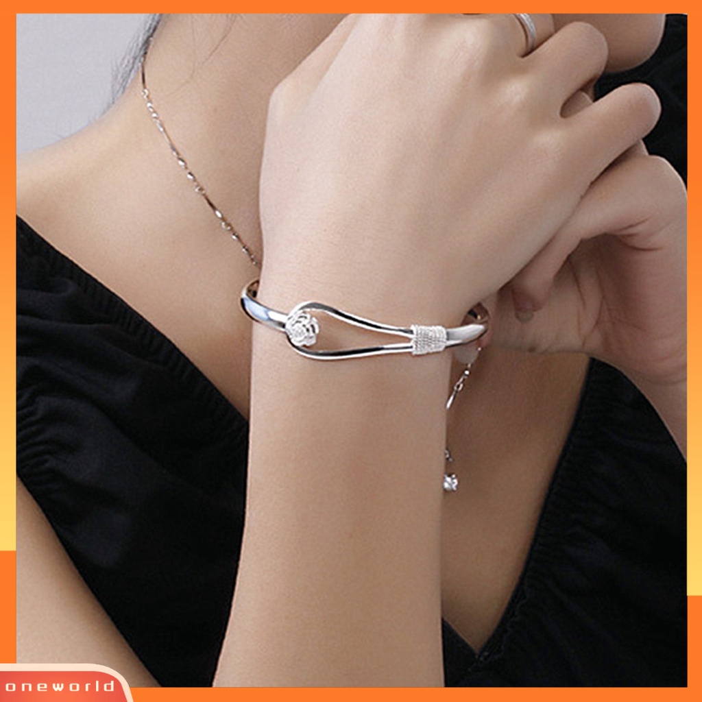 Gelang Bangle Model Terbuka Desain Bunga Bahan Alloy Untuk Wanita