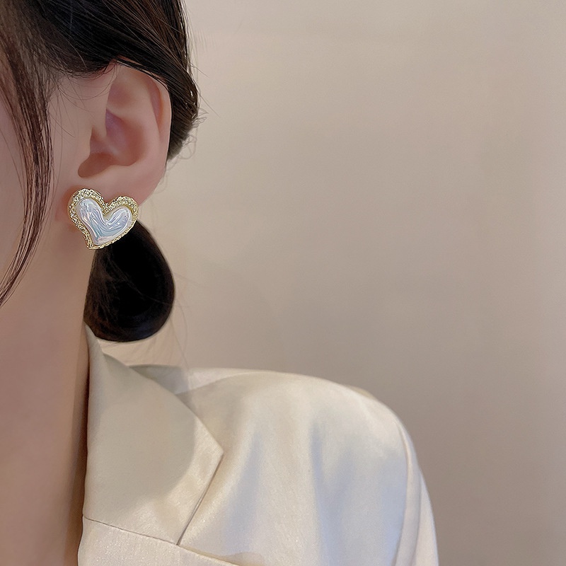 Anting Stud Hias Mutiara Bentuk Hati Warna Emas Untuk Wanita