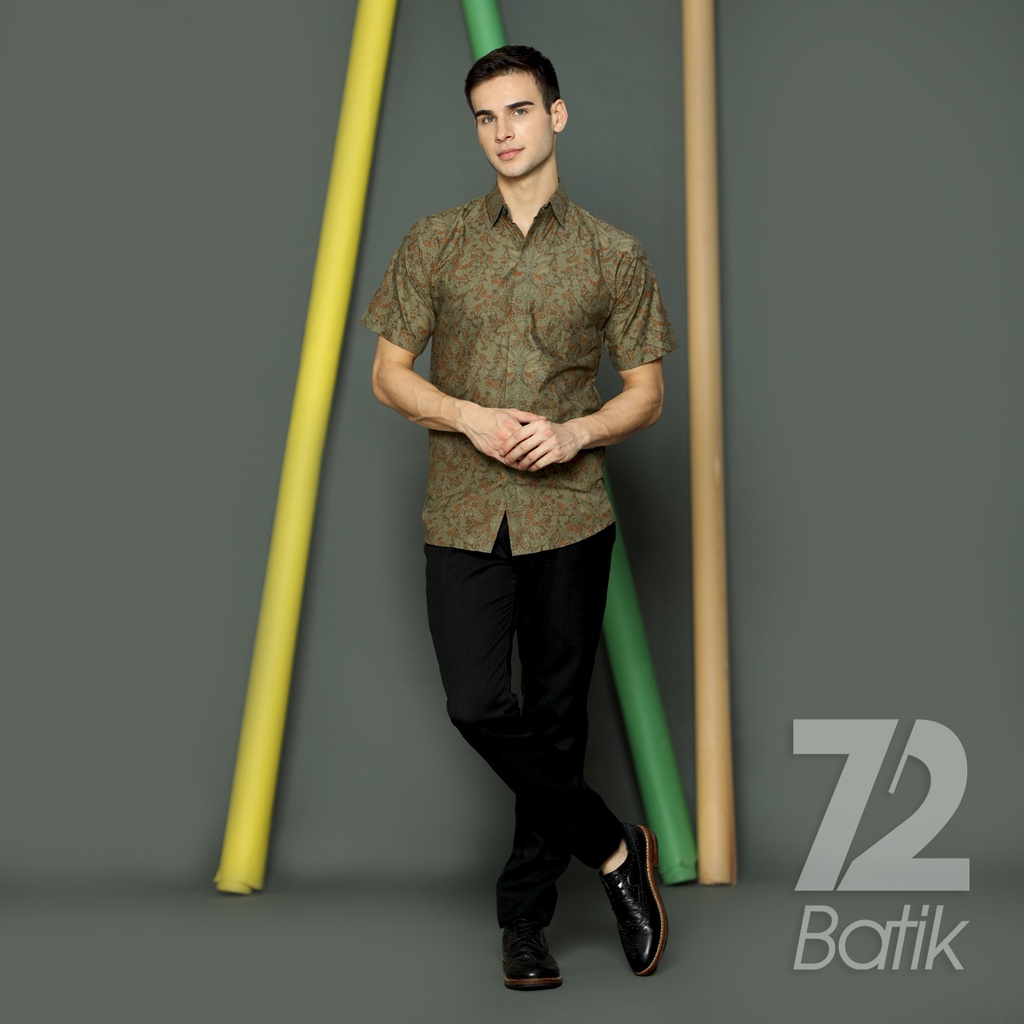 KEMEJA BATIK PRIA Lengan Pendek Premium Hijau Kraton Lawasan Jogja Solo Soga 723135 Cap 72 - Baju Kemeja Atasan Pakaian Setelan Batik Pria Cowok Laki Laki Remaja Keluarga Kantor Lengan Pendek Modern Slimfit Slim Fit Premium Kekinian