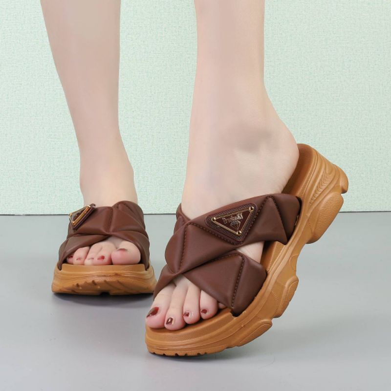 PVC Sandal Slop Wanita Karet Import Hak Tebal Motif Diamond Pin Sol Rubber Anti-Slip Empuk Elastis BALANCE K13 / Sepatu Sandal Gunung Wanita Korea CORLA