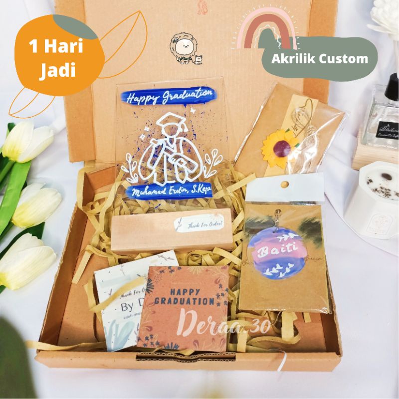 HAMPERS / KADO WISUDA / HADIAH ULTAH /AKRILIK CUSTOM / CUSTOM NAMA / AKRILIK KACA / Gift Box