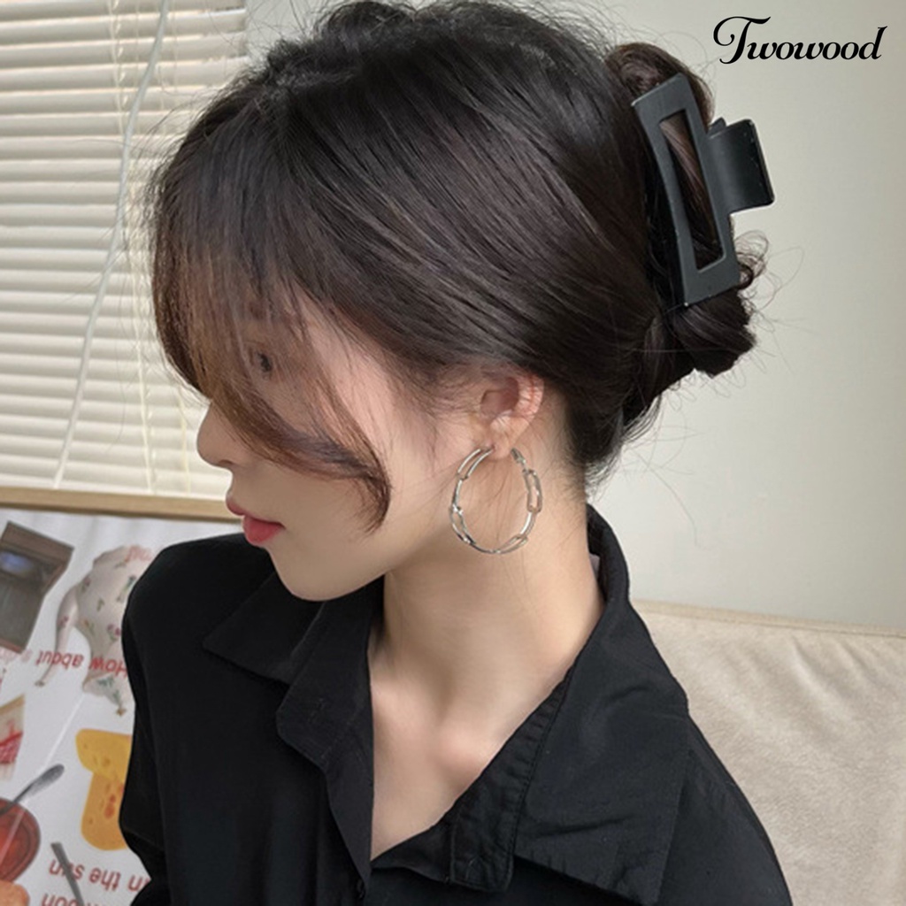 1 Pasang Anting Hoop Bentuk Bulat Model Hollow Gaya Korea Untuk Aksesoris Perhiasan