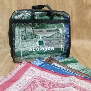 (1 KODI) Sajadah AL-QOYYUM Sajadah Travel Al-Qayyum Sajadah Souvenir Sajadah Alqoyyum Cocok Untuk Oleh-oleh Haji dan Umroh 20 PCS