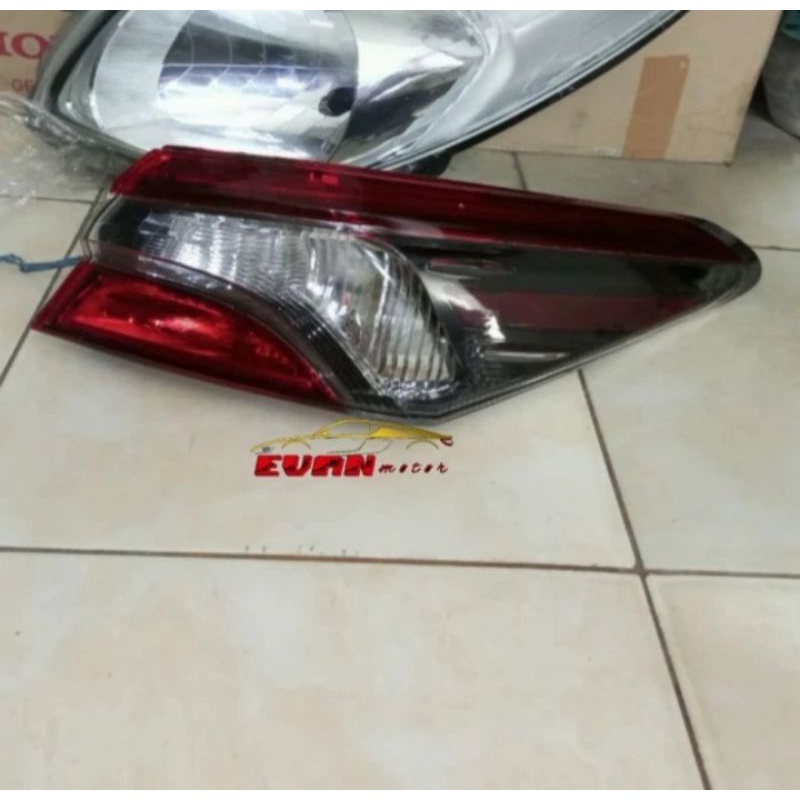 Stoplamp lampu belakang Toyota camry tahun 2021