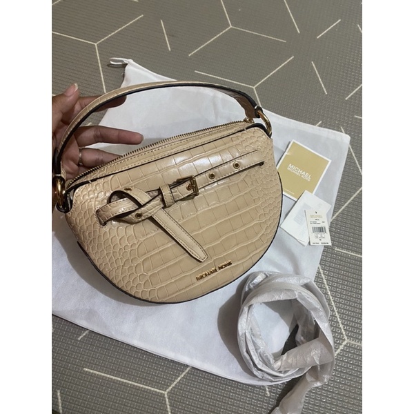 PRELOVED MICHAEL KORS MK EMILIA HALF MOON CROSSBODY