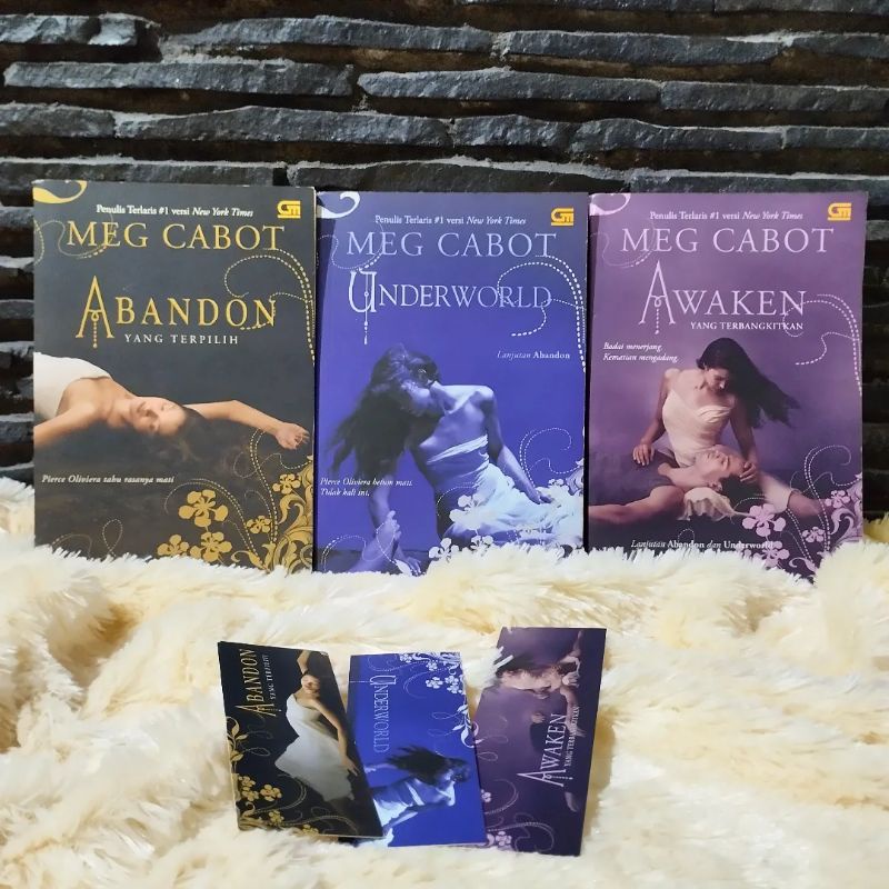 PESANAN KAK SOPHIEANNIE Novel Abandon, Underworld, Awaken by Meg Cabot