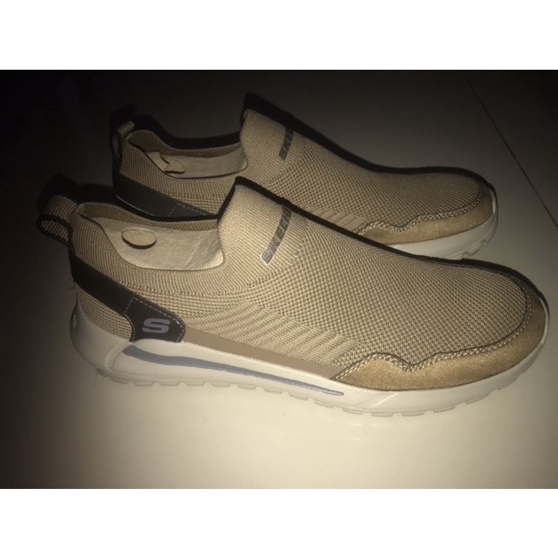 Sepatu Skechers Pria