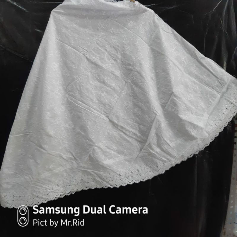 Bergo Putih Bordir Haji Umroh Wanita Renda Katun