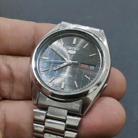 SEIKO 5 17J REF. 7009-3040 CIRCA 1983 Dial Kotak2