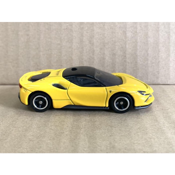 Tomica Ferrari SF90 Stradale Kuning Loose Pack