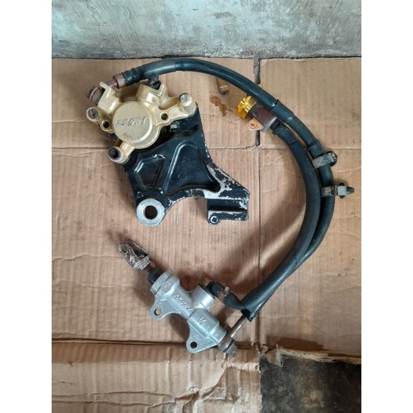 Master kaliper cakram rem belakang R15 old lama V2 Xabre original copotan kaliper cakram rem belakan