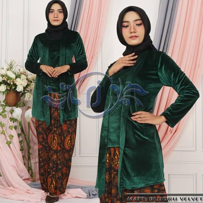 Atasan kebaya kutu baru bludru warna hijau botol