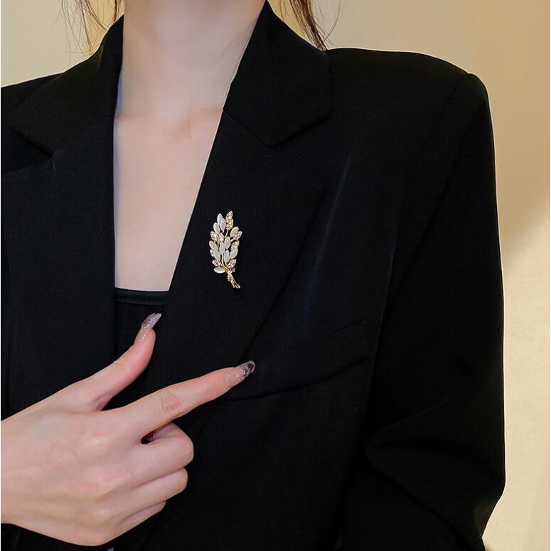 Bros Pin Buckle Korsase Desain Gandum Opal Anti Silau Untuk Aksesoris Wanita