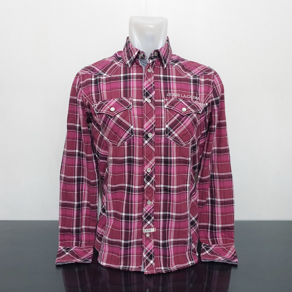 Baju Kemeja GUESS - Size M - Lebar Dada 52 cm - Original 100%