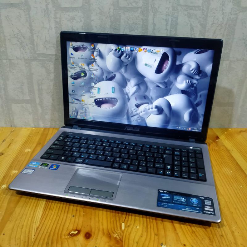 Laptop Asus X550ZE Amd A10-7400P Amd Radeon R5+Amd Radeon R6 Layar 15inch gaming editing ok