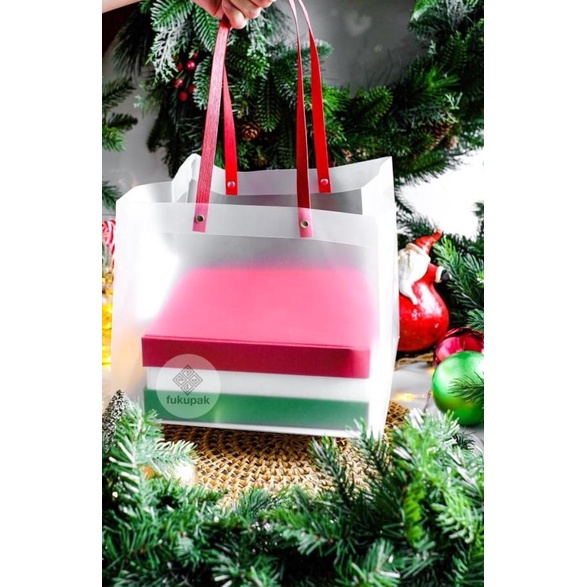 

Hamper Bag Dof (10 pcs) Kantongan Dus Kue Gift Bag Shopping Bag - Tali Merah, 18x18xT15