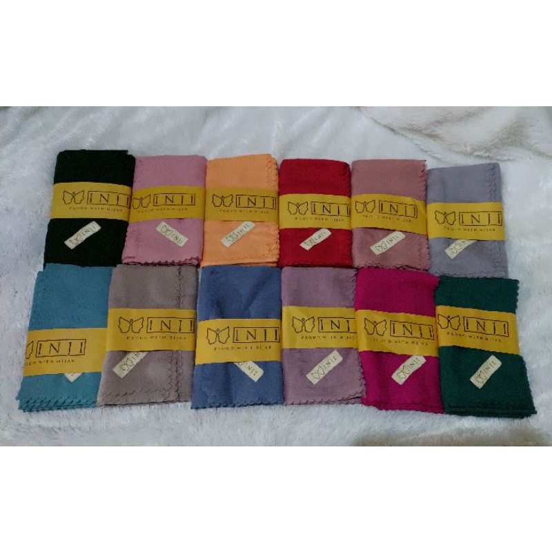 kerudung segi empat polos laser cut by inji original