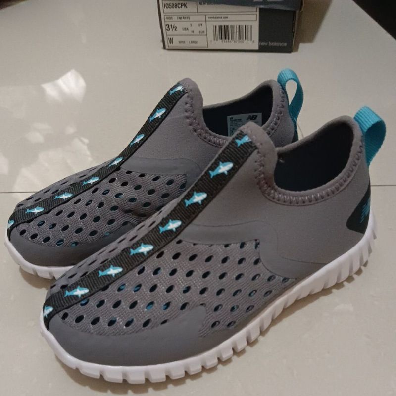 Sepatu New Balance ITAQDGB