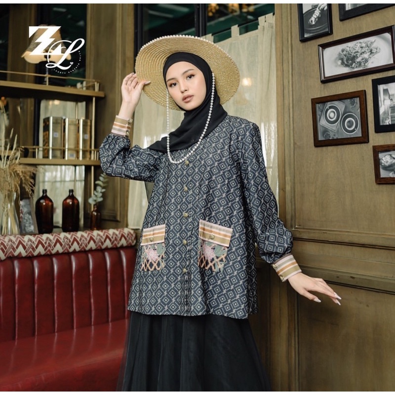 EOWIN BLOUSE DAN ARIEL BLOUSE ZASKIA SUNGKAR