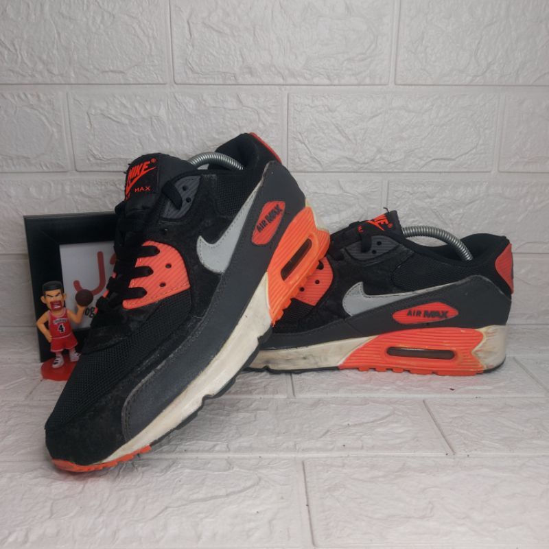 Sepatu Nike Air Max 90 Black Infrared Size 42 In Sole 26,5cm Made in China Warna Hitam Merah Putih