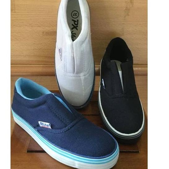 Sepatu Kanvas PX Style 128 - Hitam