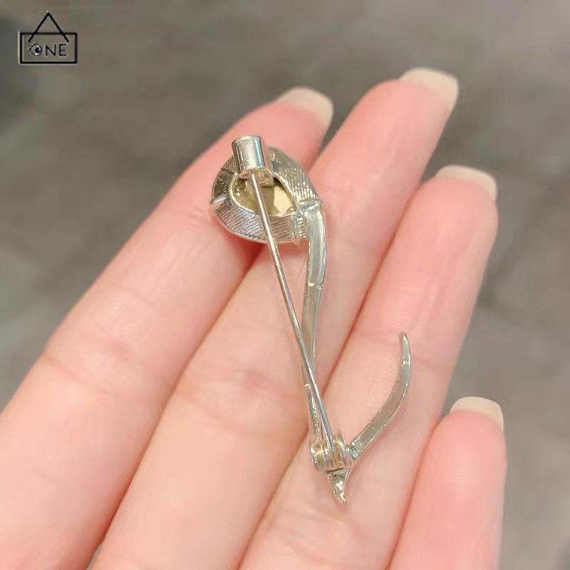 COD❤️Brooch Bros hijab bros cantik Bros Mutiara bros Kupu bros lucu Bros Wanita Korean Fashion Style Butterfly Brooches Gold Color Pearl Brooch Pins Pakaian Aksesoris-A.one