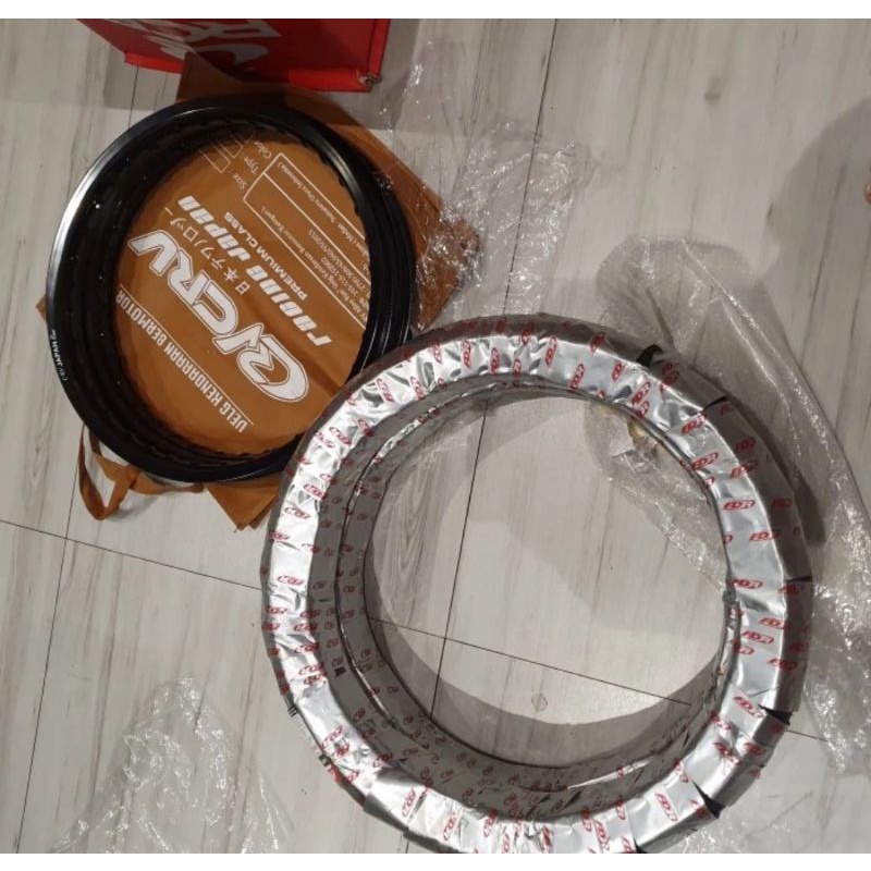 paketan aloy crv japan 18x215 dan 185warna hitam
ban fdr 90 80 18 2
jari hitam