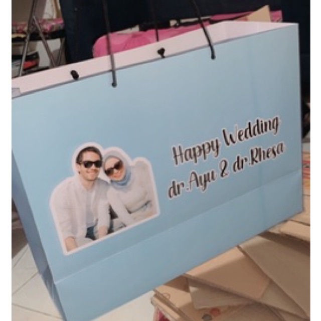 

RN Paperbag custom / Paper bag wajah / paperbag logo pembutan 2hr yah BAHAN TEBAL