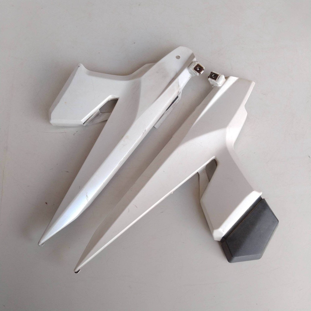 COVER SAMBUNGAN BODY JUPITER MX NEW 135 ORIGINAL BEKAS SAMBUNGAN BODI TENGAH JUPITER MX NEW ORI