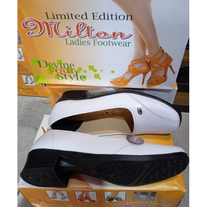 Sepatu pantofel putih wanita pantovel kerja perawat dinas pantopel putih cewek