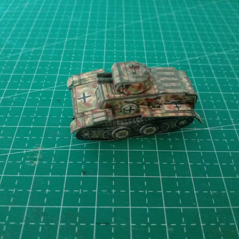{Terima Jadi} Papercraft Tank WW II, Jerman. Panzer II AusF J