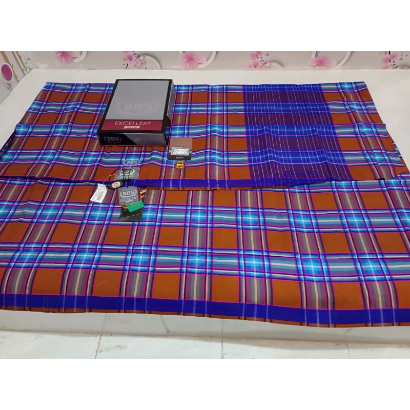 sarung bhs  Motif Kotak Jadul terlaris bahan sutra 50 persen