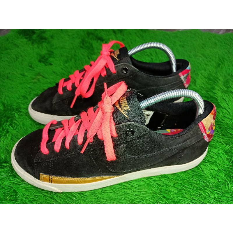 SEPATU NIKE