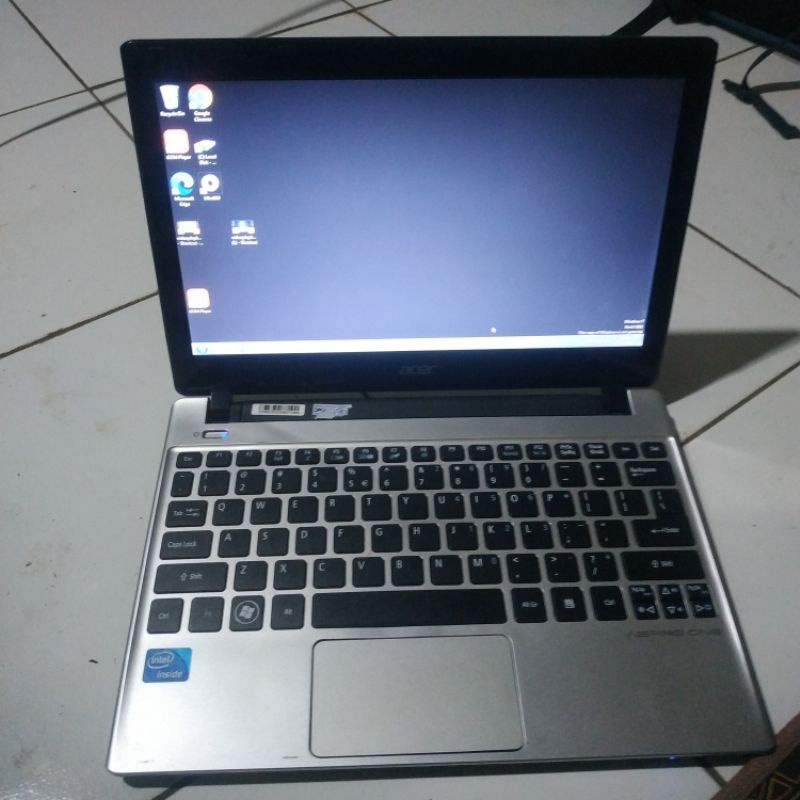 netbook Acer aspire one 756 normal