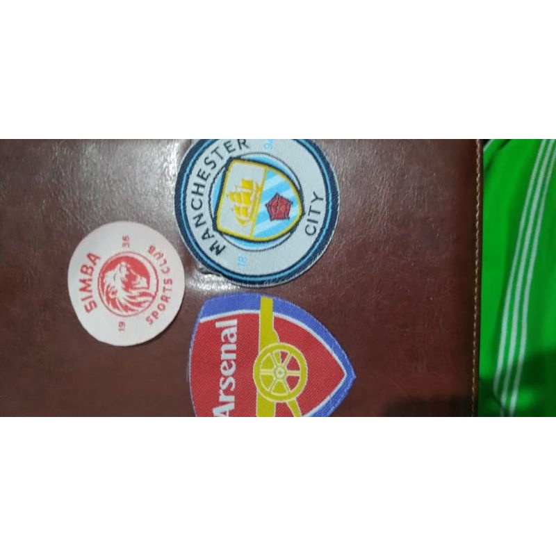 

Label logo bola, proses produksi cepat 3 hari selesai. Dapat diorder 100 lusin disini.
