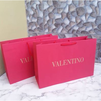 

Paperbag Branded Pembungkus Kado Hadiah Bermerk VALENTINO