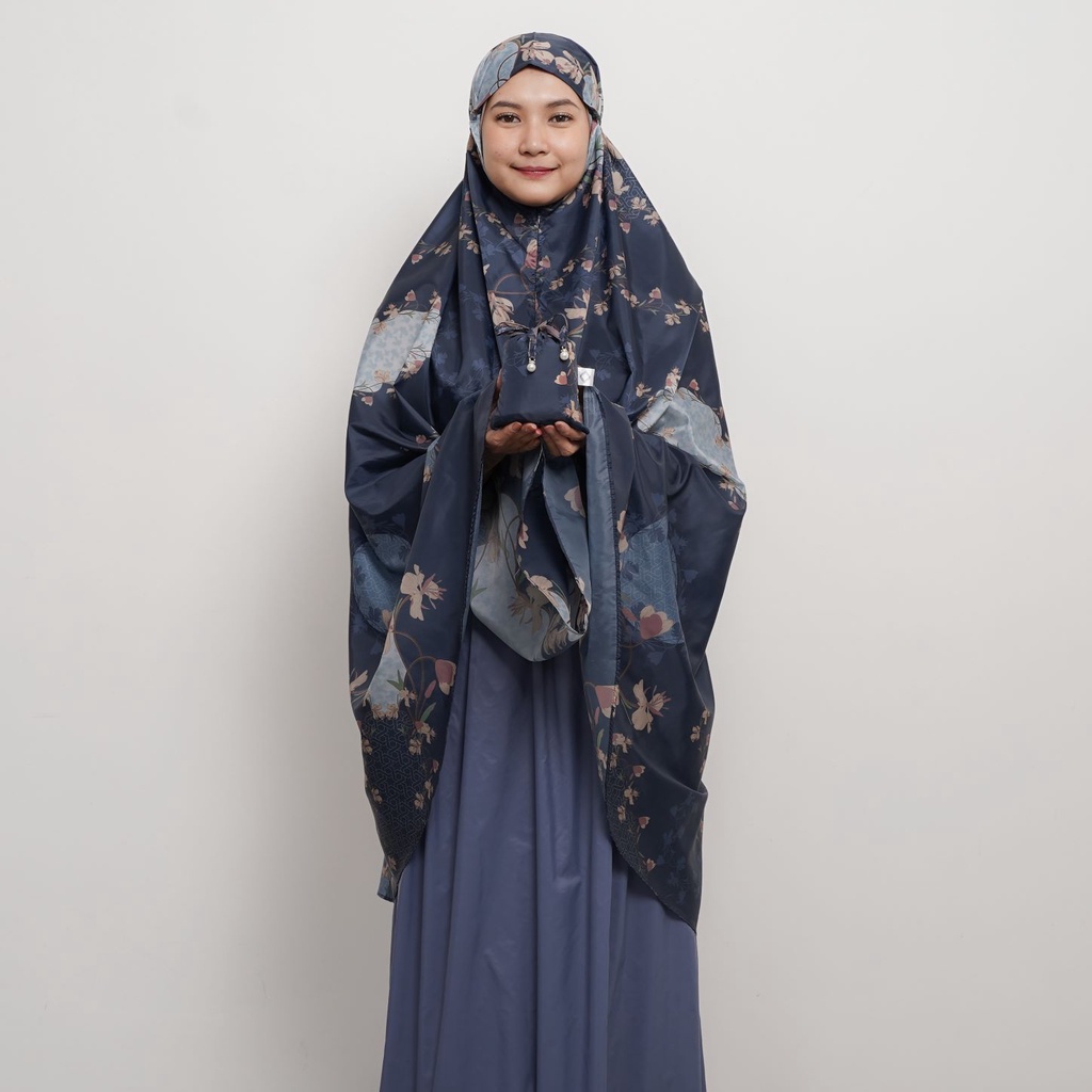 ALIF MUKENA MINI MOTIF PARASUT PREMIUM KOREA TRAVEL - PANSY IN SKIPPER BLUE ( MKN-218 )
