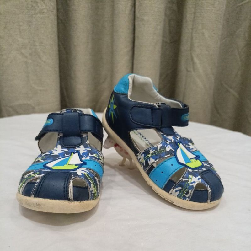 sepatu anak dr. kong preloved
