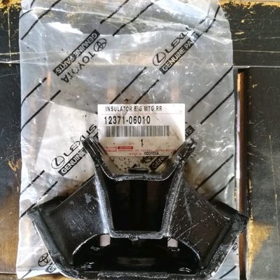 Trans Mounting/Pangkon Transmisi Blkg Toyota Kijang Diesel 12371-06010 [Shopee Cod]