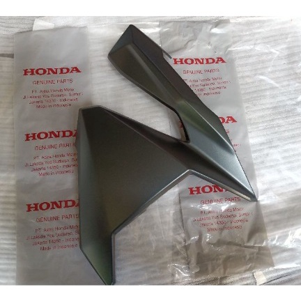 sayap Vario 150 old cover R front Vario 150 old k59 2015 - 2017hitam dof original