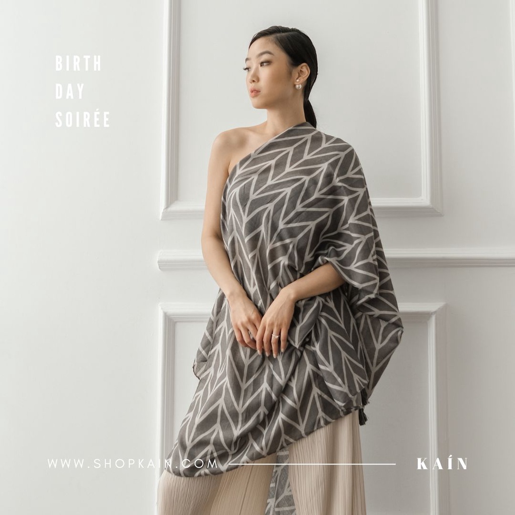 SHOPKAIN Folie shawl in Grey - BIRTHDAY SOIRÉE