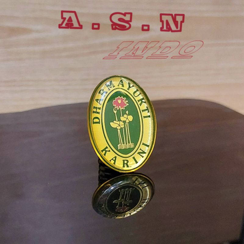Pin Dharmayukti Karini Lencana Dharmayukti Mahkamah Agung