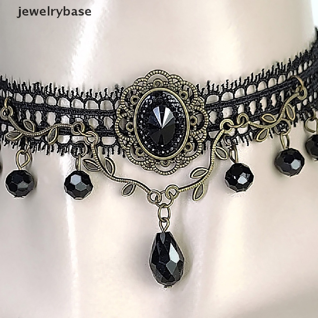 Kalung Choker Bahan Lace Warna Hitam Dengan Liontin Kristal Gaya Gothic Vintage Untuk Wanita