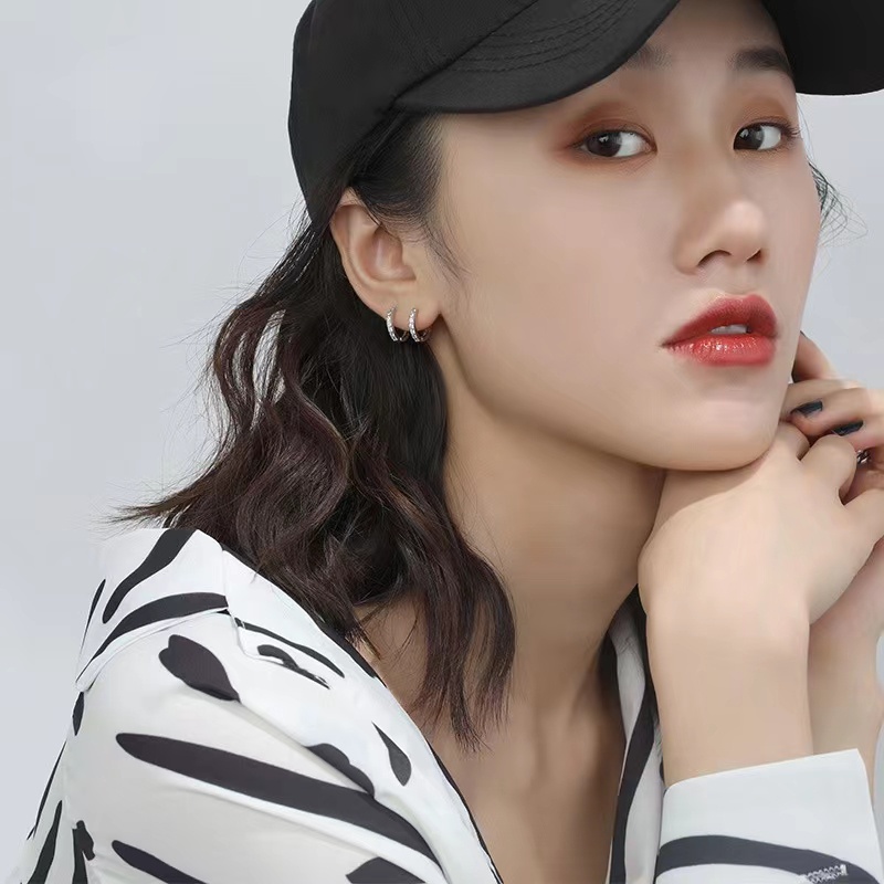 [COD] 1 Pasang Anting Tusuk Model Kristal Silver Elegan untuk Wanita