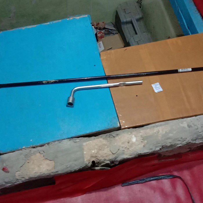 Dongkrak Gagang + Engkol Dongkrak Isuzu Pth