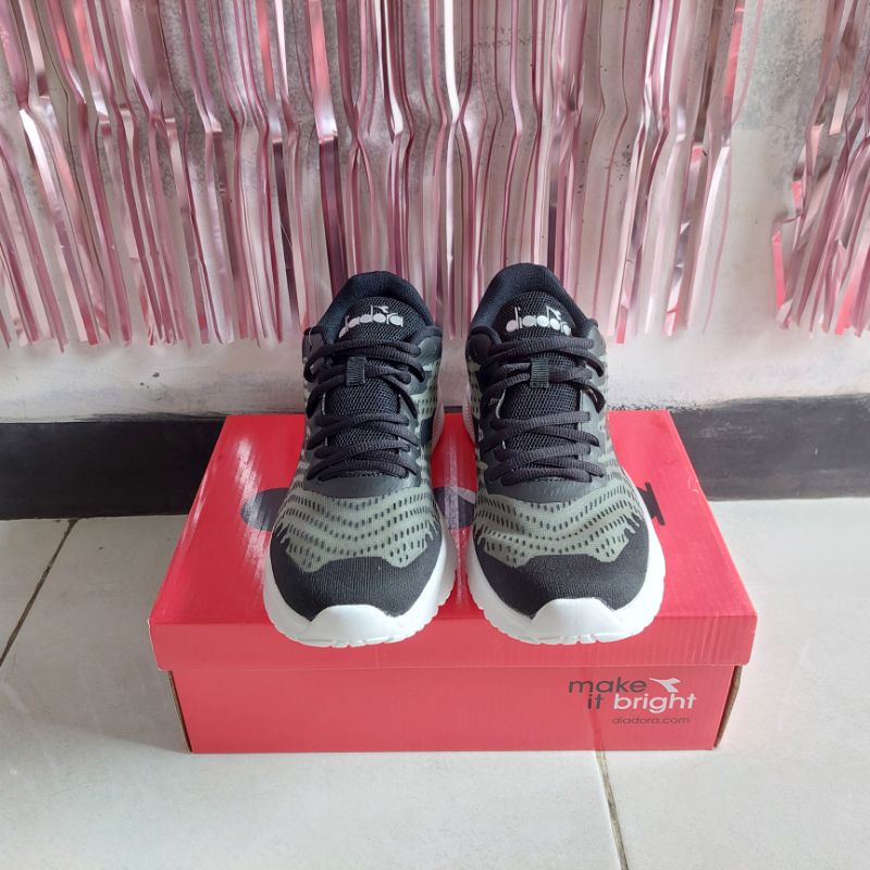 SEPATU RUNNING DIADORA CONELLO OLIVE ORIGINAL